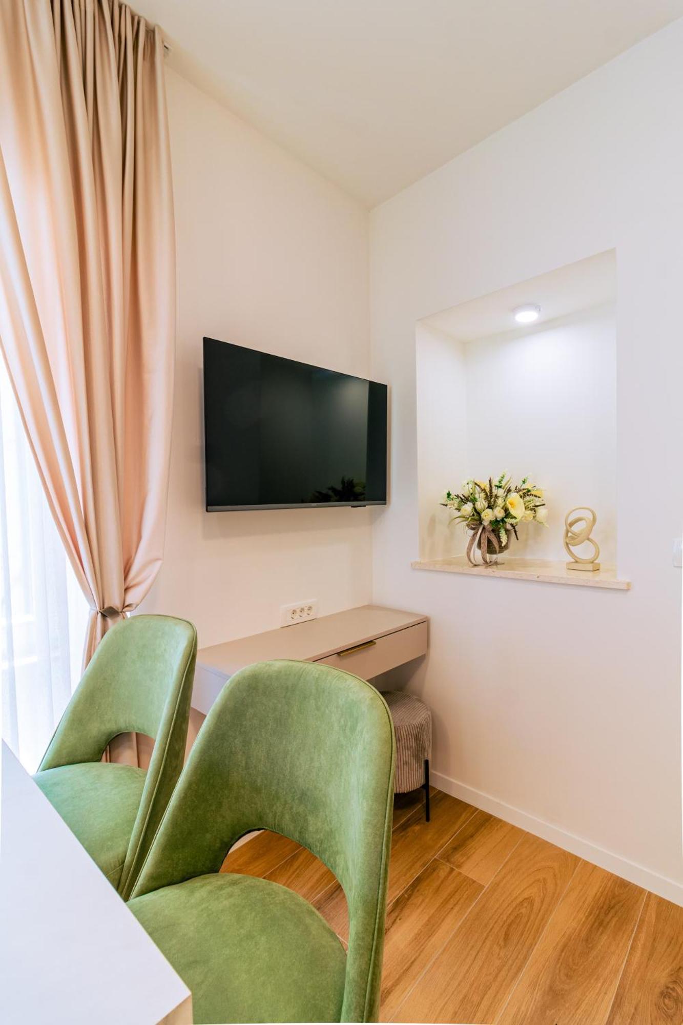 Luxury 2 Bedroom-2 Bathroom Apartment & Studio App With Rooftop Terrace Split Room photo